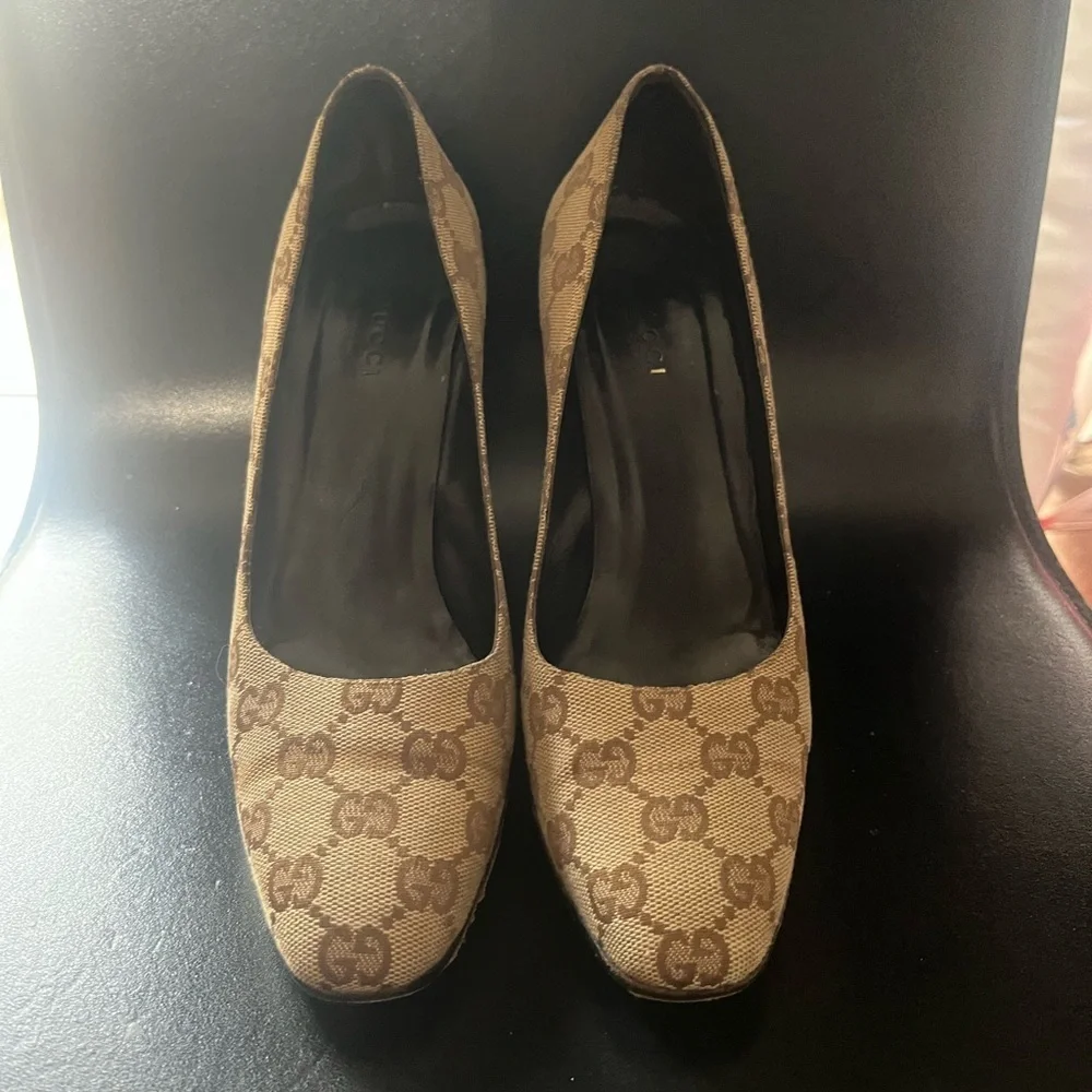 GUC Gucci Women's Beige Brown GG Marmot High Heel Size 6 1/2 B